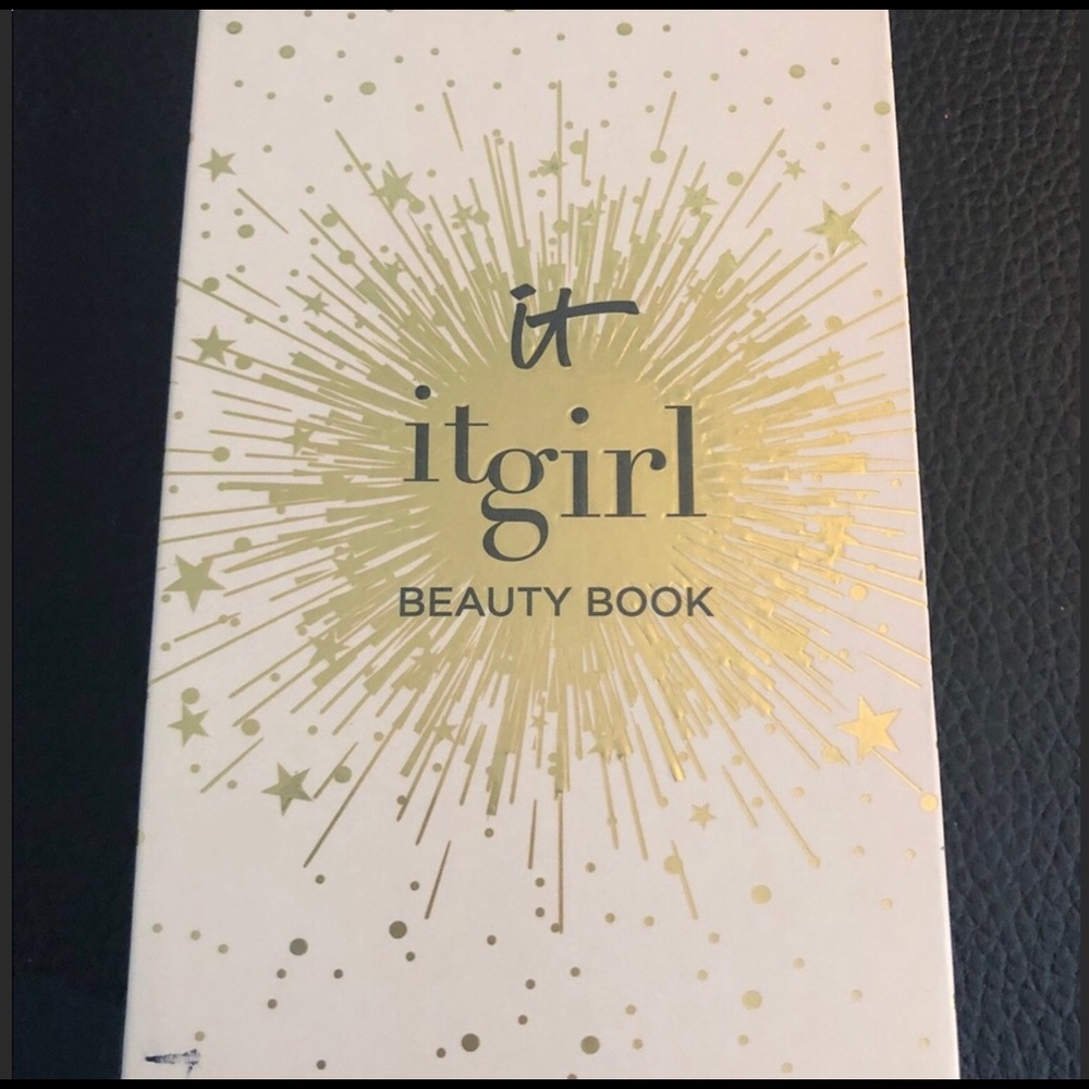 IT Cosmetics Special IT Girl Holiday Beauty Book